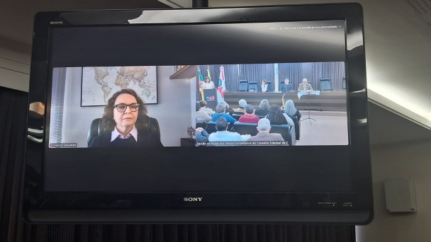 Profª Márcia CNE