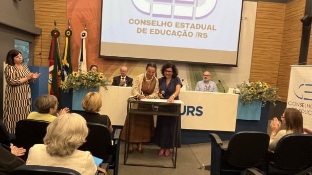 Assinatura Termo de Posse   2ª Vice Presidente